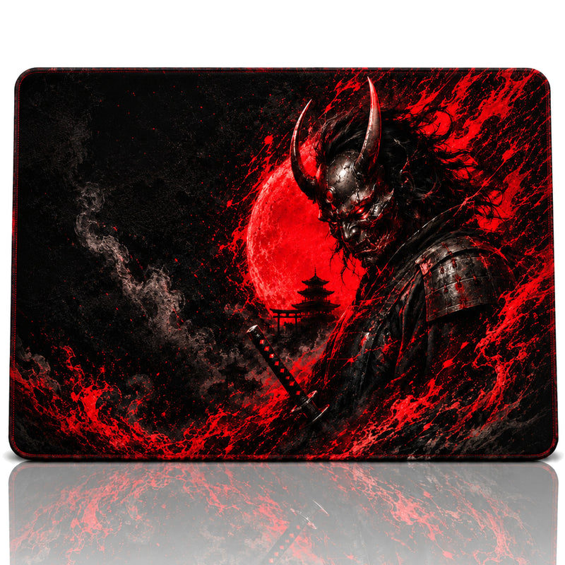 Crimson Oni 50x40 cm Oyuncu Mouse Pad — Kırmızı Dumanlı Oni Zırhlı Samuray Desenli, Kauçuk Taban, Dikişli Kenar