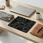 Siyah Typography desenli mouse pad yakın çekim