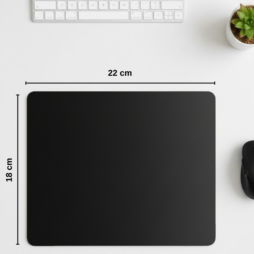 Siyah desenli mouse pad kullanım görseli
