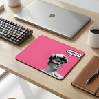 Whattt desenli mouse pad yakın çekim