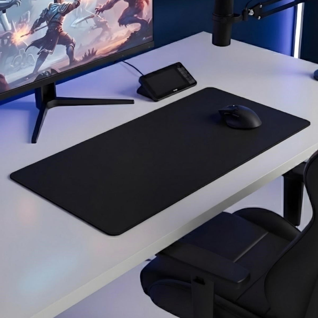 Siyah oyuncu mouse pad – oyun odası kurulumu