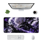 Gece Samurayı anime oyuncu mouse pad – masa üstü kullanım görünümü