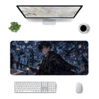 Gotik Kuzgun anime oyuncu mouse pad – masa üstü kullanım görünümü