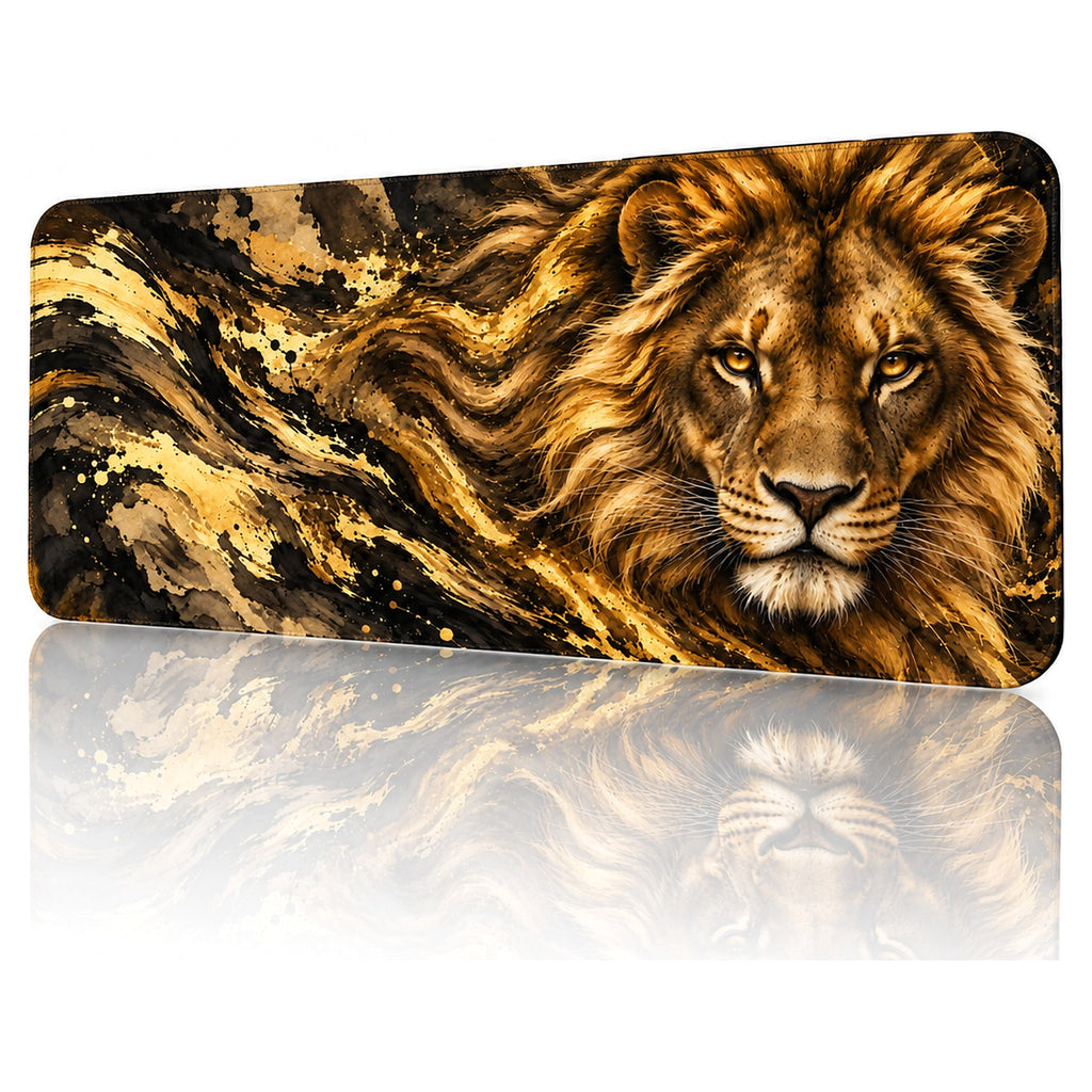 Altın Aslan desenli 90x40 gaming mouse pad, altın-siyah tonlarda aslan, açılı görünüm ve dikişli kenar detayı