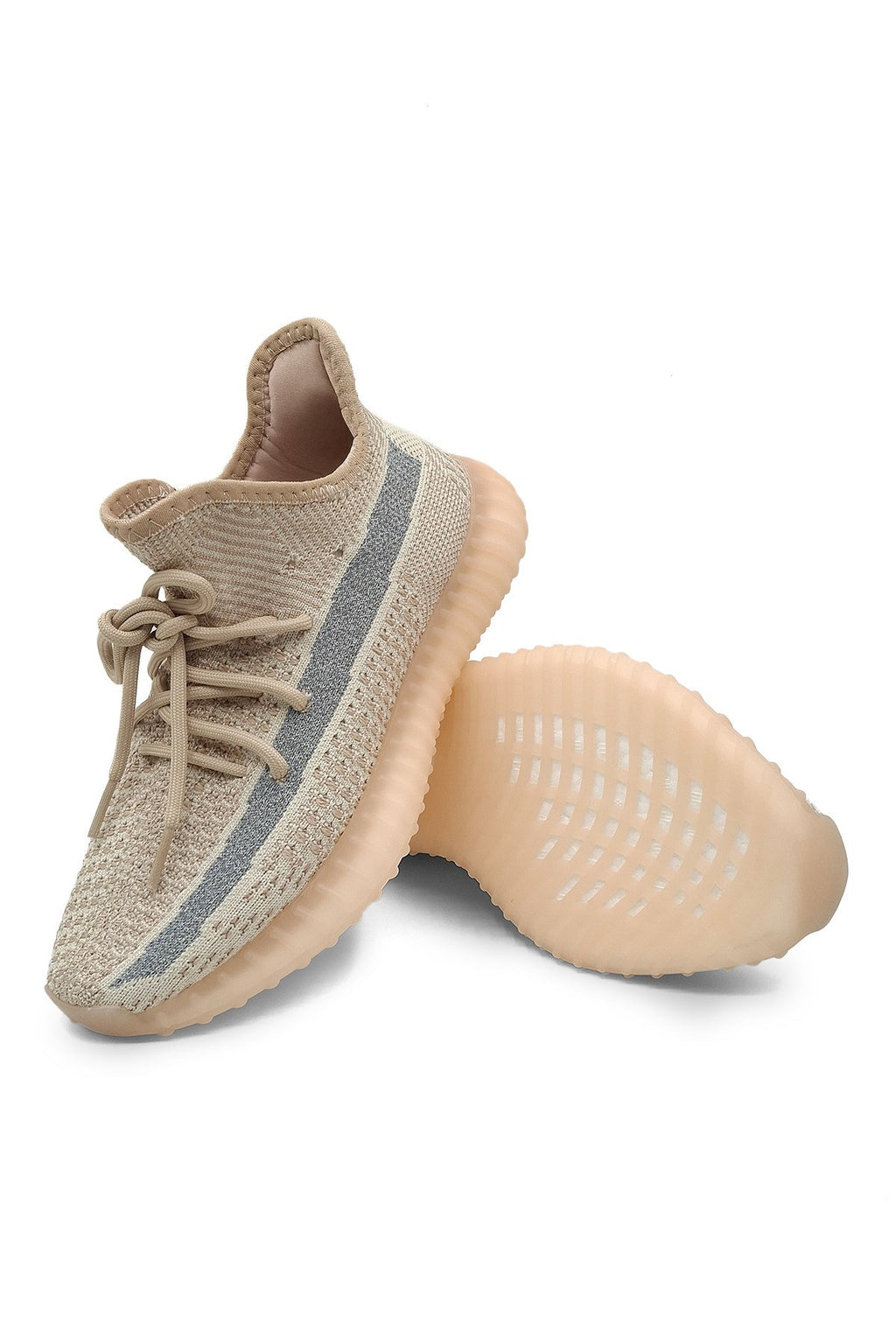 Movement reflektörlü sneaker bej yakın çekim