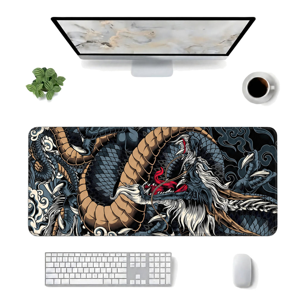 Dragon oyuncu mouse pad – masa üstü kullanım görünümü