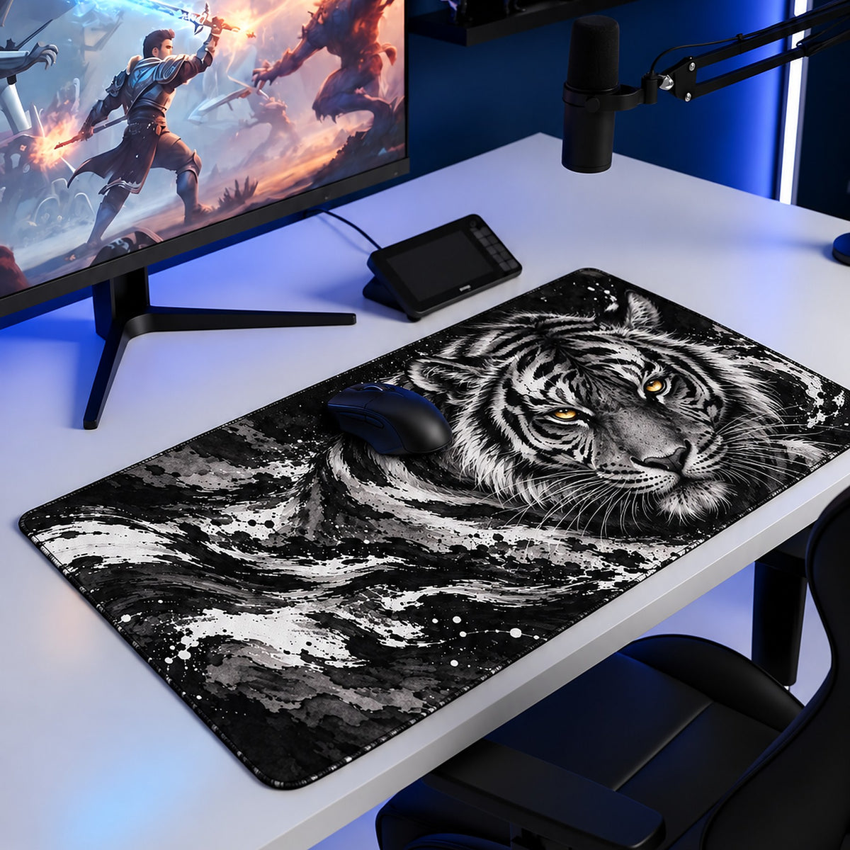 Gölge Kaplan desenli 90x40 oyuncu mouse pad, oyun masasında monitör ve mouse ile kullanım