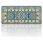 Buz Mavisi kilim desenli 90x40 oyuncu mouse pad, açık mavi zeminde hardal baklava motifli tasarım, önden görünüm