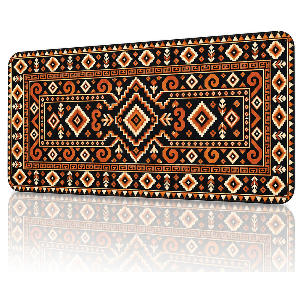 Kehribar kilim desenli 90x40 gaming mouse pad, açılı görünüm ve dikişli kenar detayı
