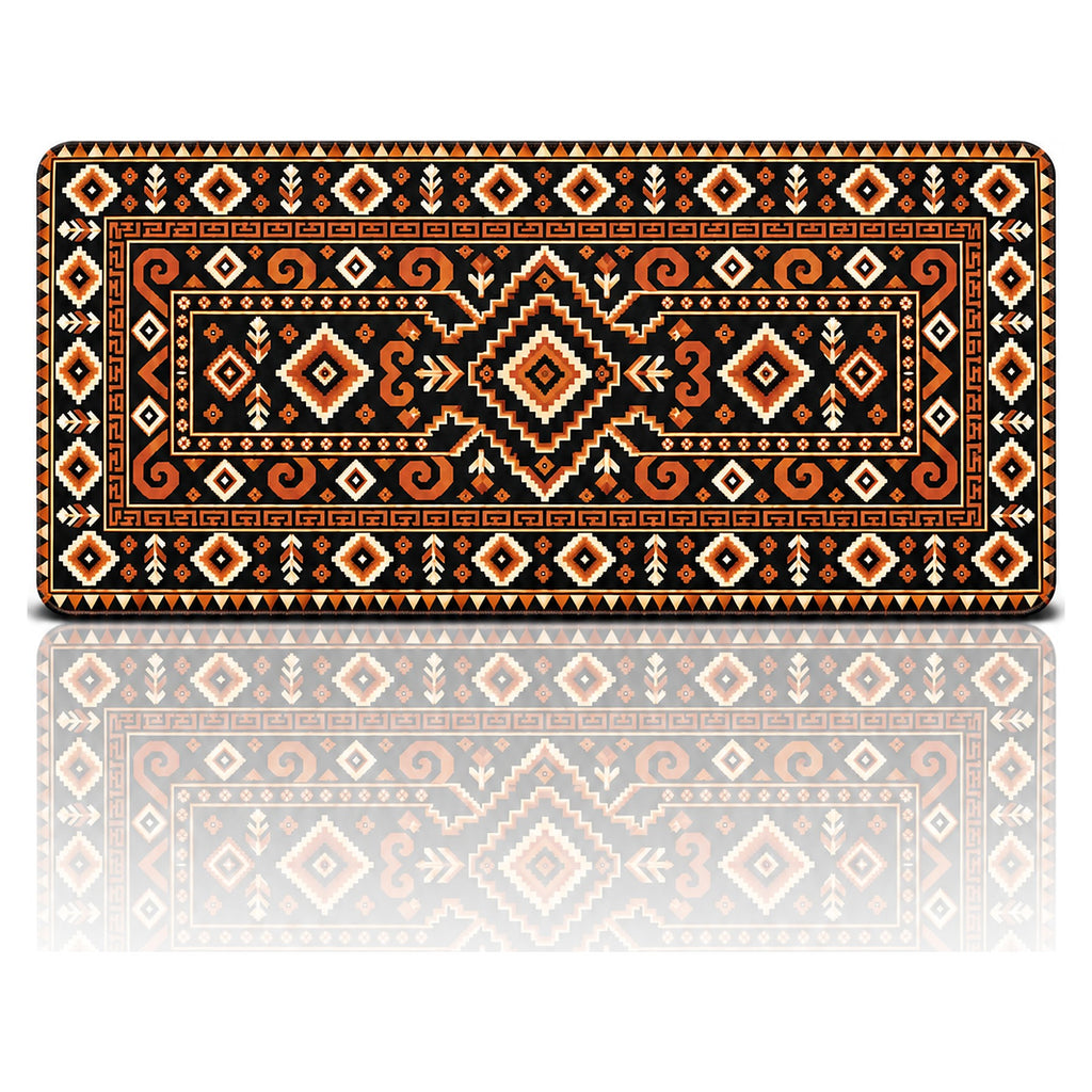 Kehribar kilim desenli 90x40 oyuncu mouse pad, siyah zeminde turuncu-bakır baklava motifli tasarım, önden görünüm