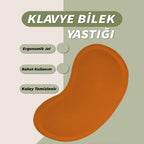Bilek destekli mouse pad masa üzerinde