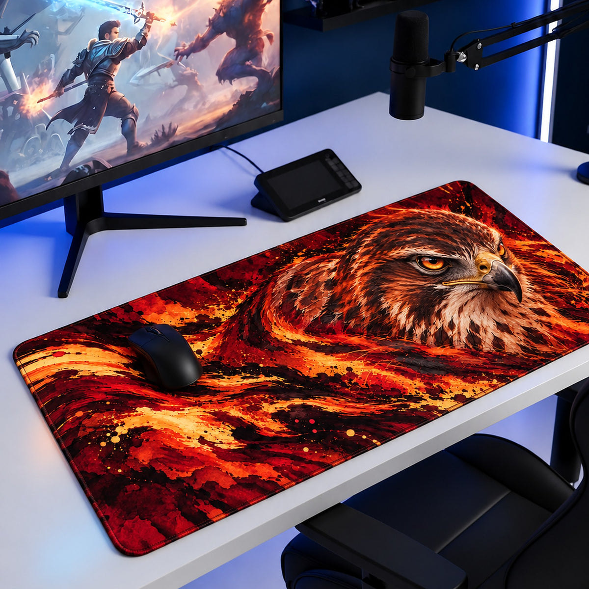 Ateş Şahini desenli 90x40 oyuncu mouse pad, oyun masasında monitör ve mouse ile kullanım