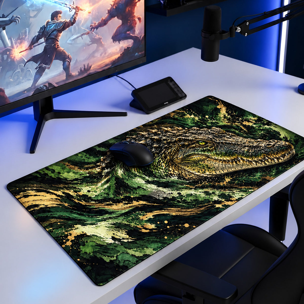 Bataklık Timsahı desenli 90x40 oyuncu mouse pad, oyun masasında monitör ve mouse ile kullanım