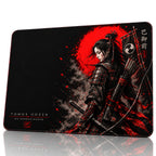 Tomoe Gozen 50x40 cm oyuncu mouse pad – beyaz fon önden görünüm
